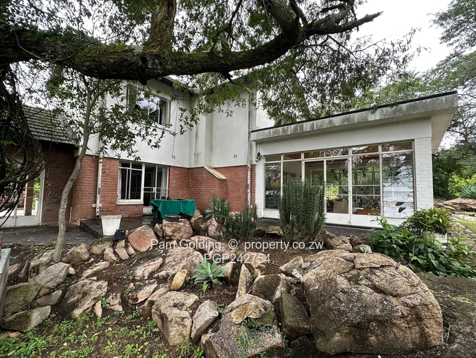 Tranquil Family Retreat With A Natural Stream