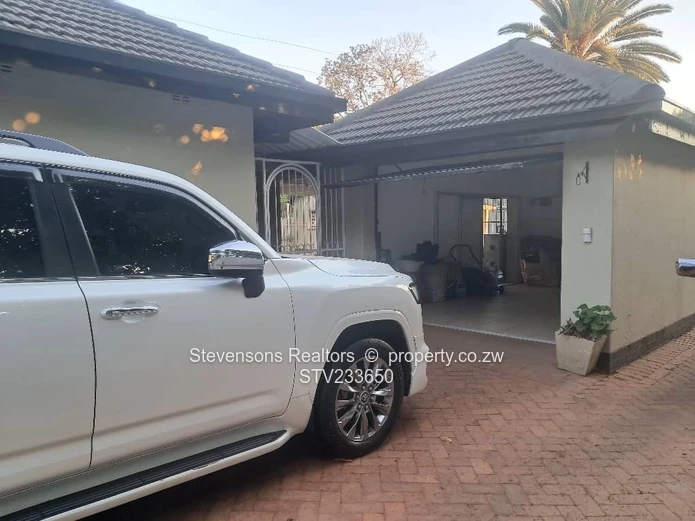 Emerald Hill 4BR Family Home — Solar, Borehole, Large Garden