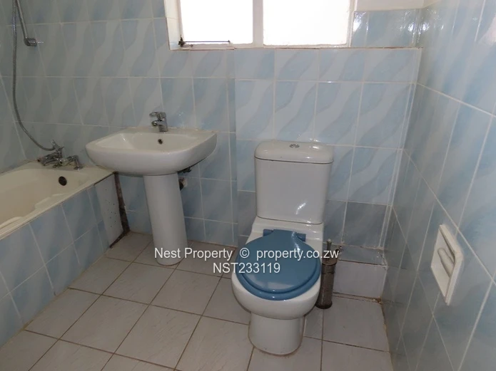 Neat 2 Bedroom Flat -  Avenues! (Sole Mandate)