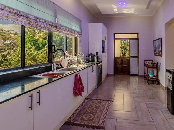 10 Bedroom House