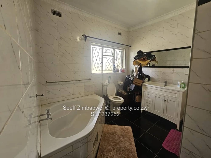 Modern 4-Bedroom Family Home with Excellent Amenities