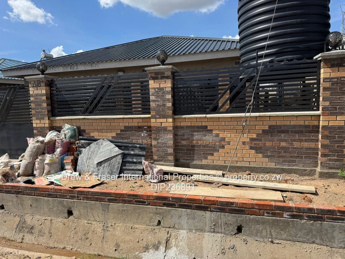 Stylish 4-Bed Fidelity Home - Fitted Kitchen & Tank