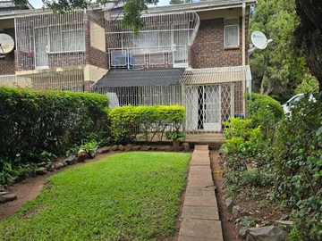 2 Bedroom Flat & Apartment