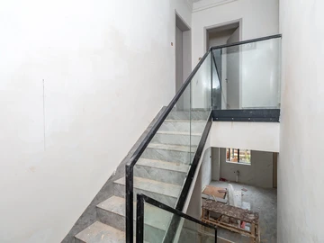 4 Bedroom Garden Flat
