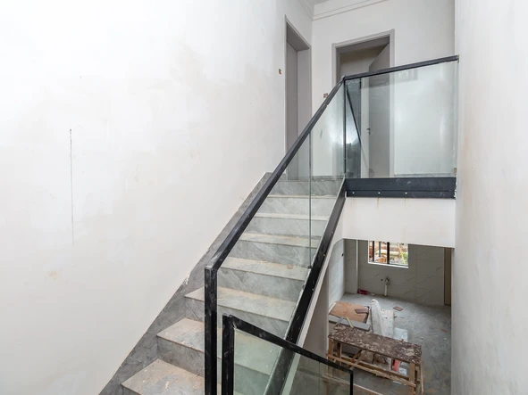 4 Bedroom Garden Flat