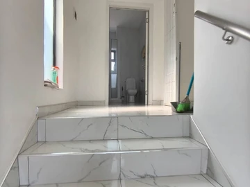 3 Bedroom Flat & Apartment