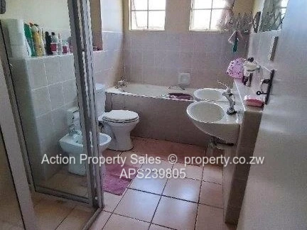 Neat 3 Bed Apartment In Avondale! 