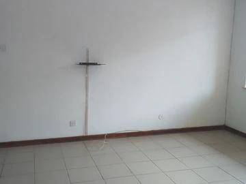 2 Bedroom Flat & Apartment
