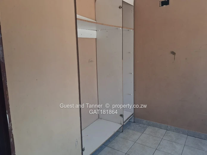 5 Bed House in Mainway Meadows