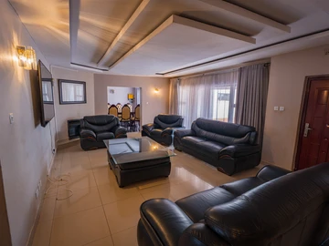 8 Bedroom House