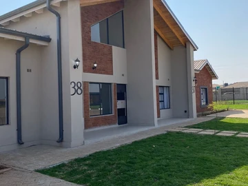 3 Bedroom Flat & Apartment