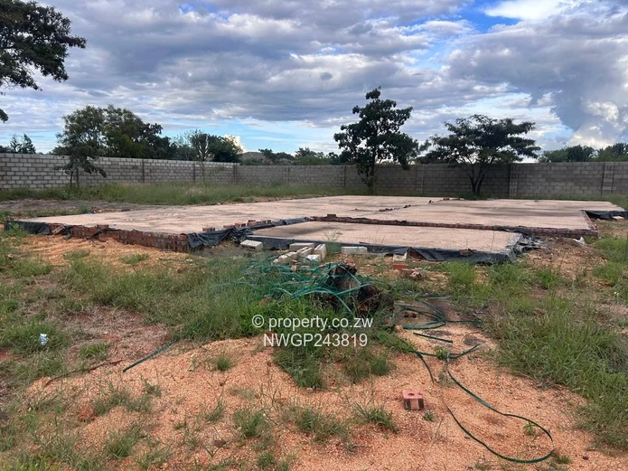 Prime Townhouse Stand with Approved 4-Bedroom Foundation – Build Your Dream Home