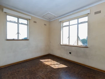 2 Bedroom Flat & Apartment
