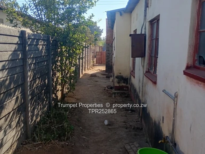 House for sale in Mkoba, title deeds