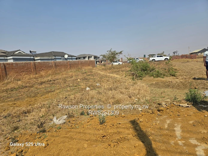 Haydon, Shineplus Stand In A Gated Community 