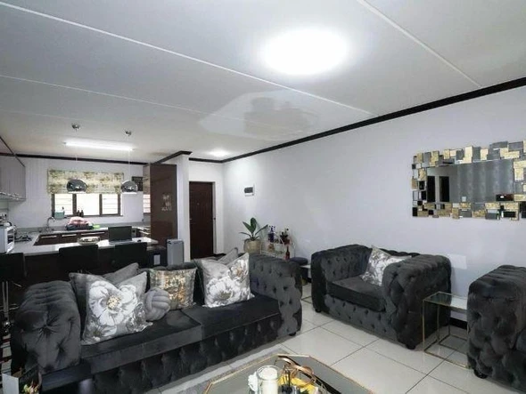 3 Bedroom Flat & Apartment