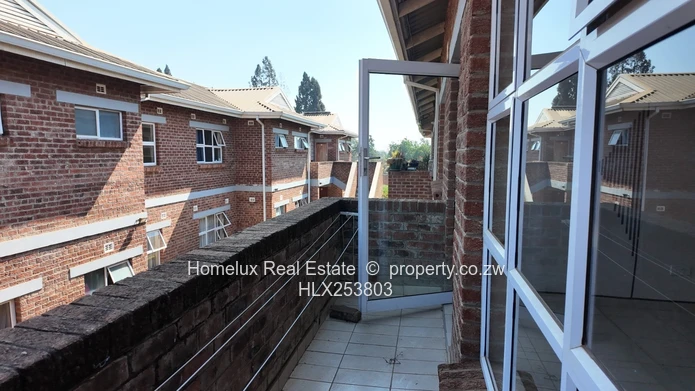 Neat 3 Bed Flat In Marborough To Rent 