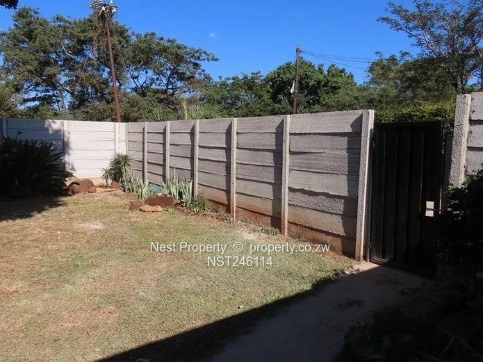 2-Bedroom Garden Flat to Rent in Greystone Park