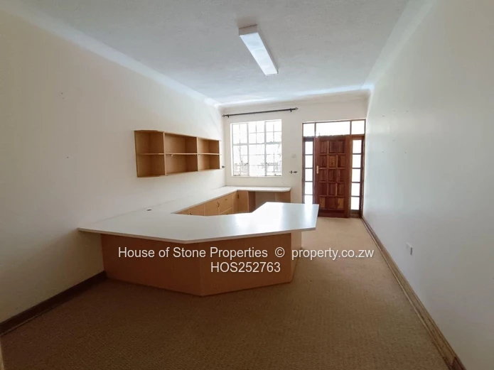 Luxurious Family Home – Folyjon Glen Lorne Sale