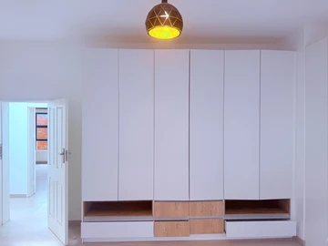 4 Bedroom Flat & Apartment