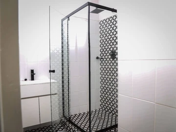 2 Bedroom Flat & Apartment