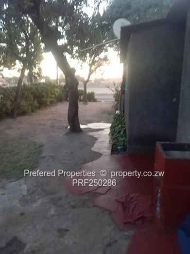 Charming 2-Bed Home in Mufakose - Good ZESA, 250m² (Sole Mandate)