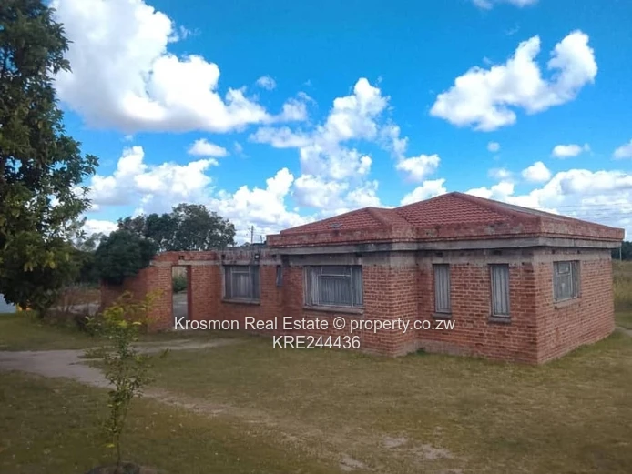 Chadcombe Townhouse Complex on 2,053 m² – 5 Bed, 5 Bath (Sole Mandate)