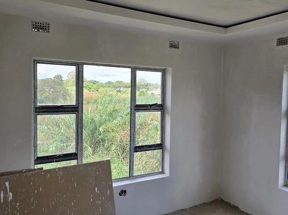 2 Bedroom Flat & Apartment