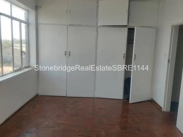 3 Bedroom Flat & Apartment