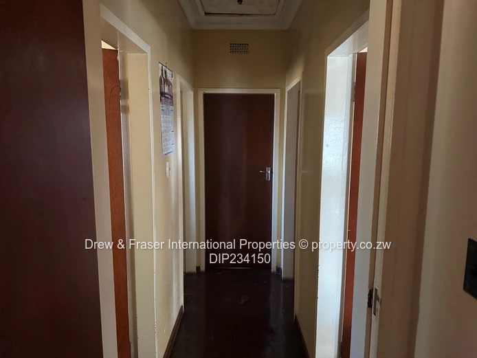 Mabelreign 3-Bed Home on 925m² with Staff Quarters