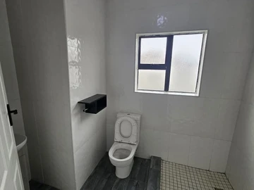 3 Bedroom Flat & Apartment