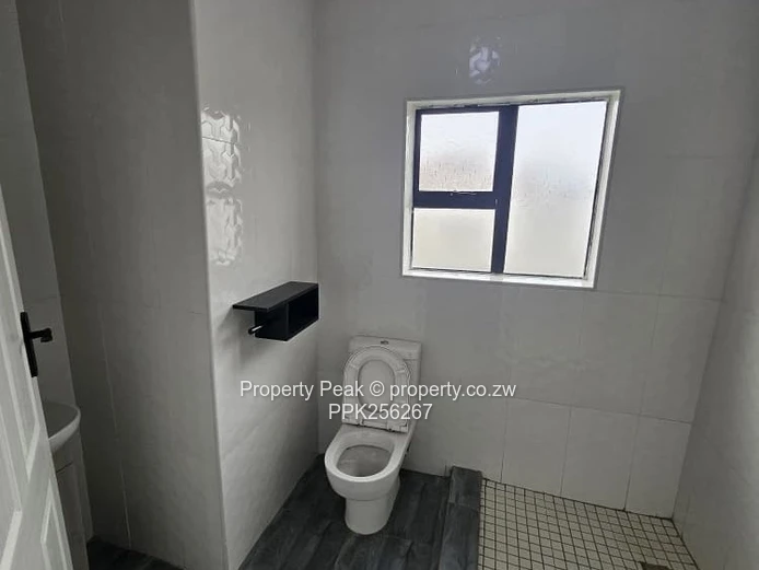 Modern 2 X 3 beds, 2 bathrooms Apartments for Rental, Borehole & Solar