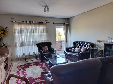 3 Bedroom Flat & Apartment