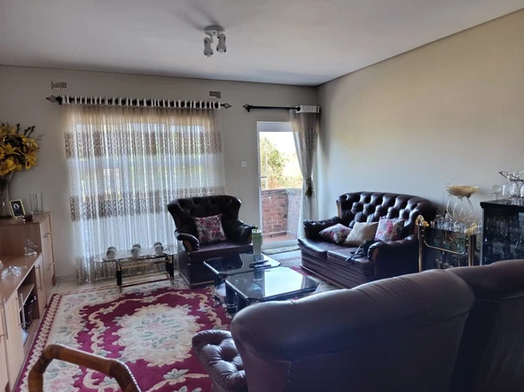 3 Bedroom Flat & Apartment