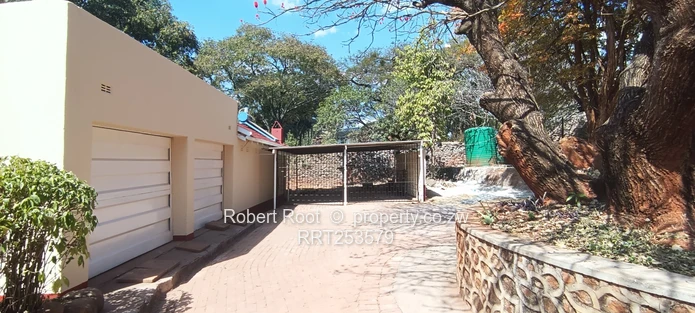 4 bed family home in Greystone Park