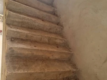 5 Bedroom Flat & Apartment