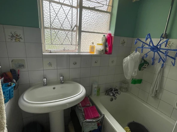 2 Bedroom Flat & Apartment