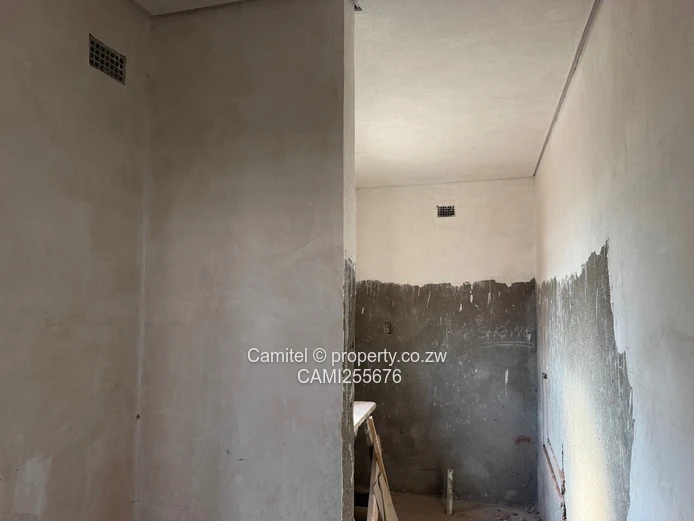 Sunlit 3-Bed Townhouse in Greendale North (Peakwood)with Borehole