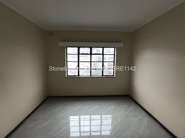 2 Bedroom Flat & Apartment