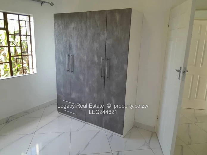 Neat 2-Bedroom Cottage To Rent In Manresa