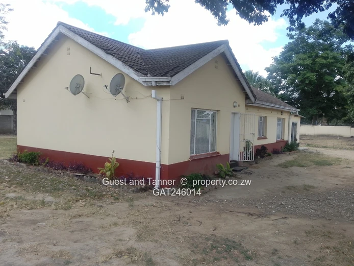 4 BED House for Sale in Waterfalls with Title Deed
