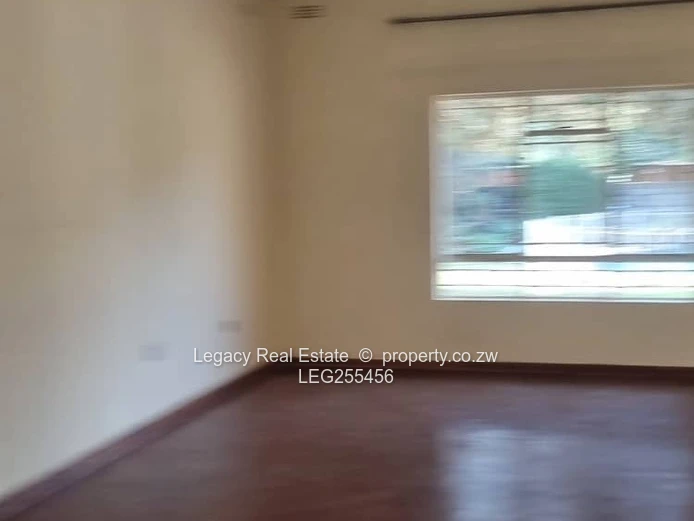 Borrowdale 5-Bed House: Pool, Borehole & Double Garage