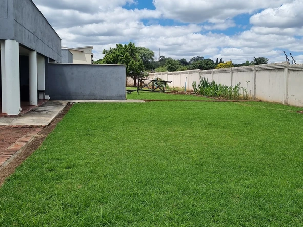 3 Bedroom Flat & Apartment