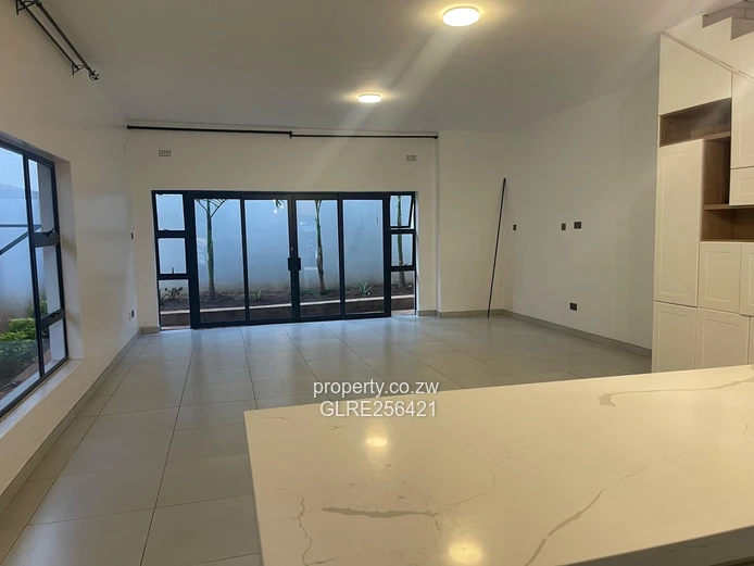 Avondale 3-Bed Flat: Modern Open-Plan Living + Borehole