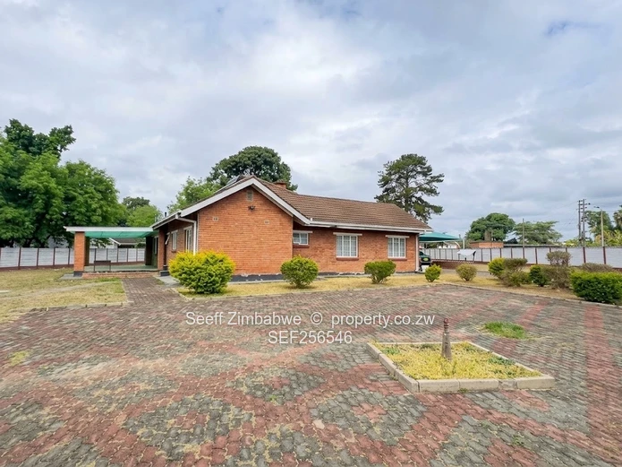 3 bed house on 4136sqm for sale in Old Windsor, Ruwa