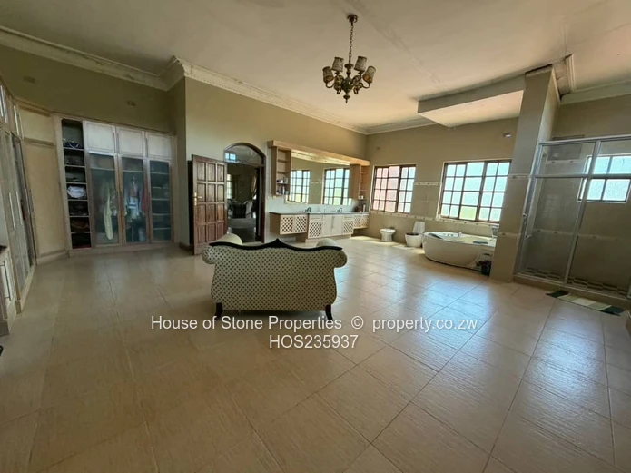 Hogerty Hill: Grand 8-Bed Mansion with Pool