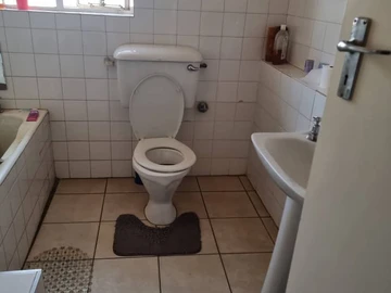 2 Bedroom Flat & Apartment