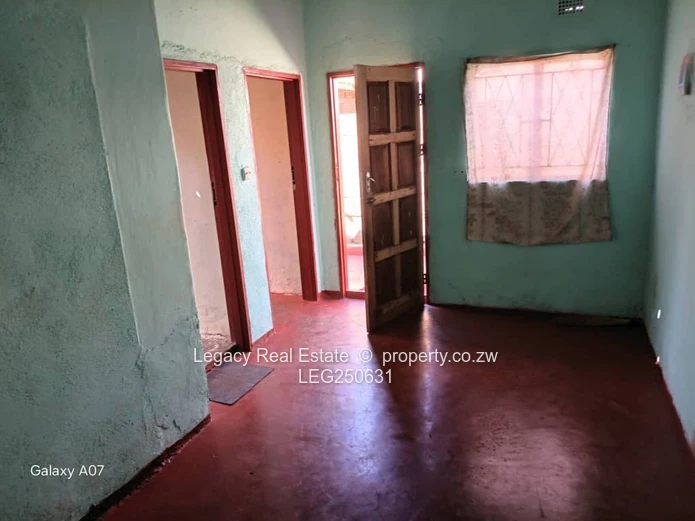 Dzivarasekwa Investment 4-Bed Walled Home with Garden & Verandah (Sole Mandate)