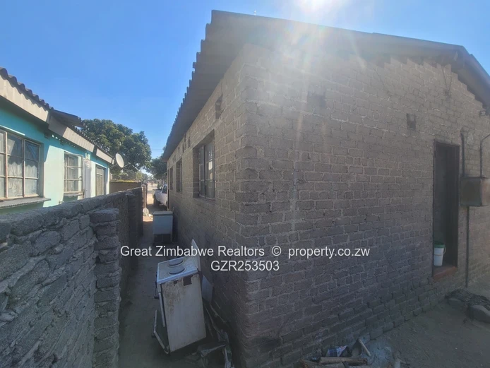 House For Sale In Runyararo West