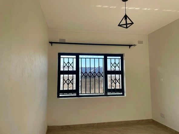 3 Bedroom Flat & Apartment